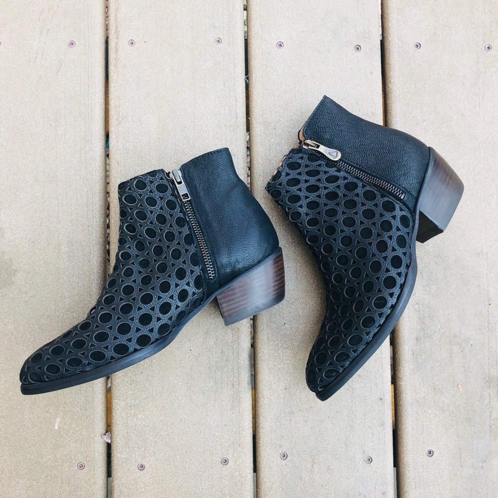 Ankle boots